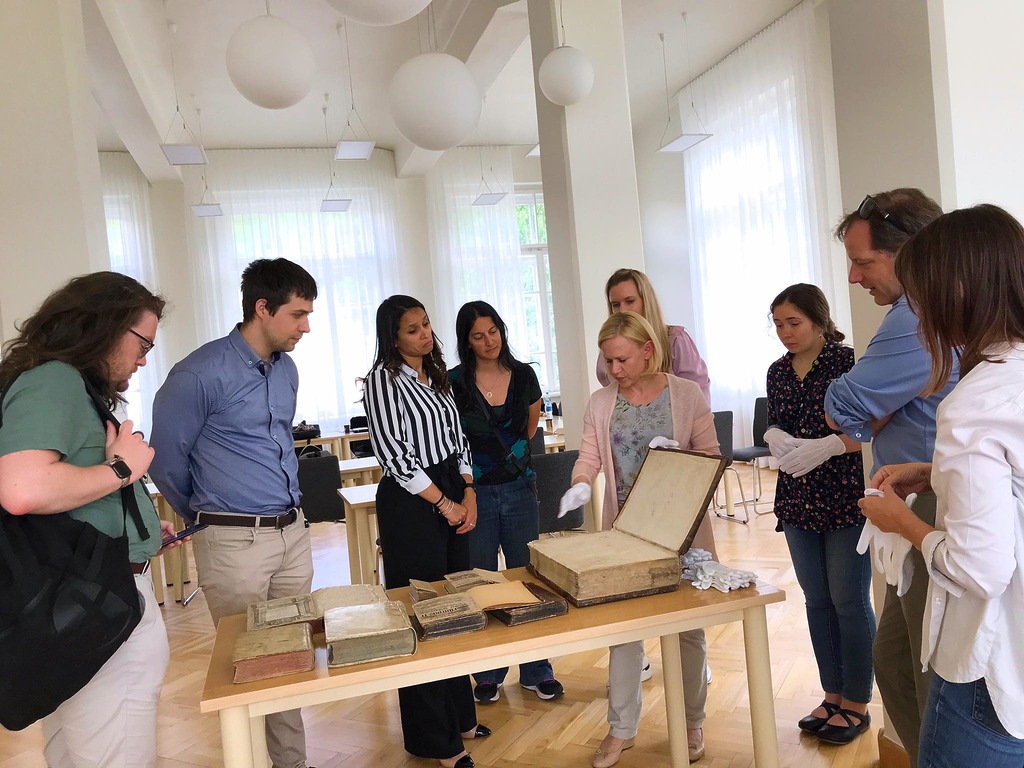 Guided tour of the Social Sciences and Humanities Library