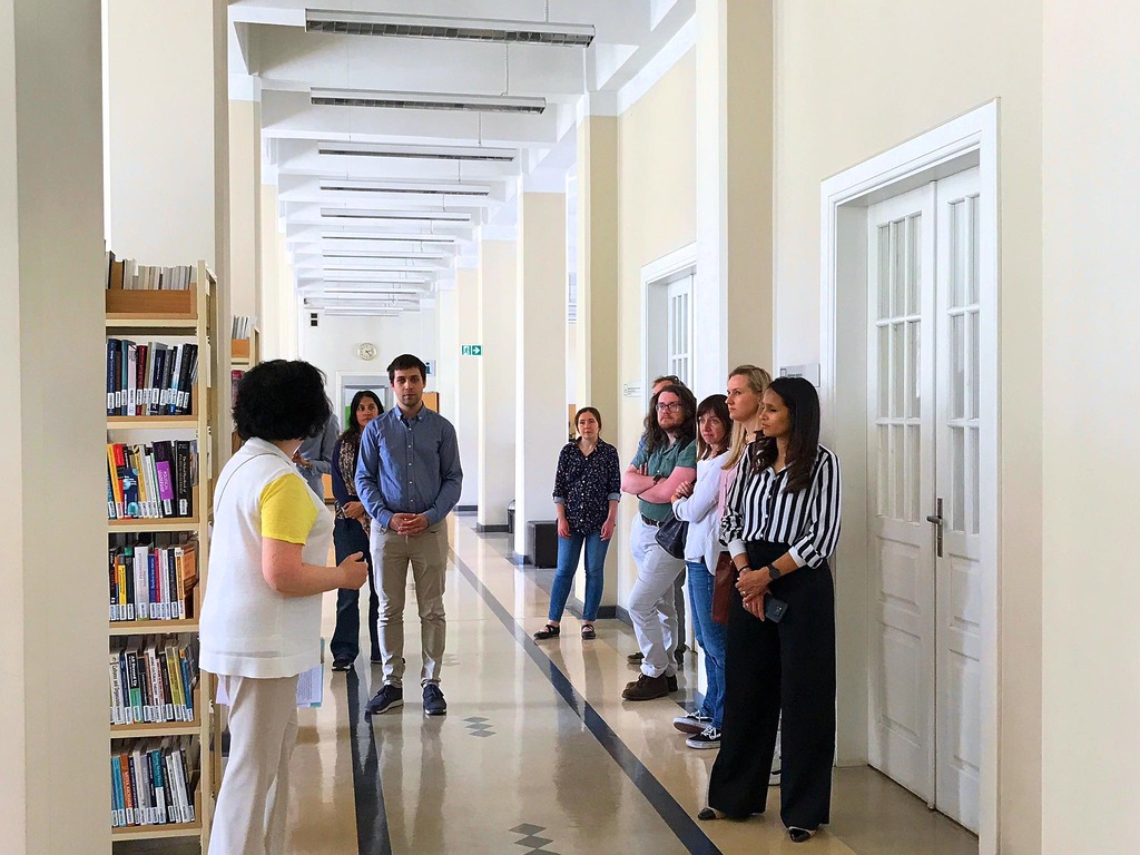 Guided tour of the Social Sciences and Humanities Library