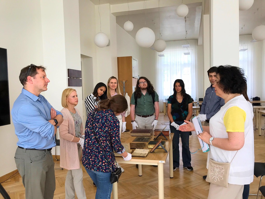 Guided tour of the Social Sciences and Humanities Library